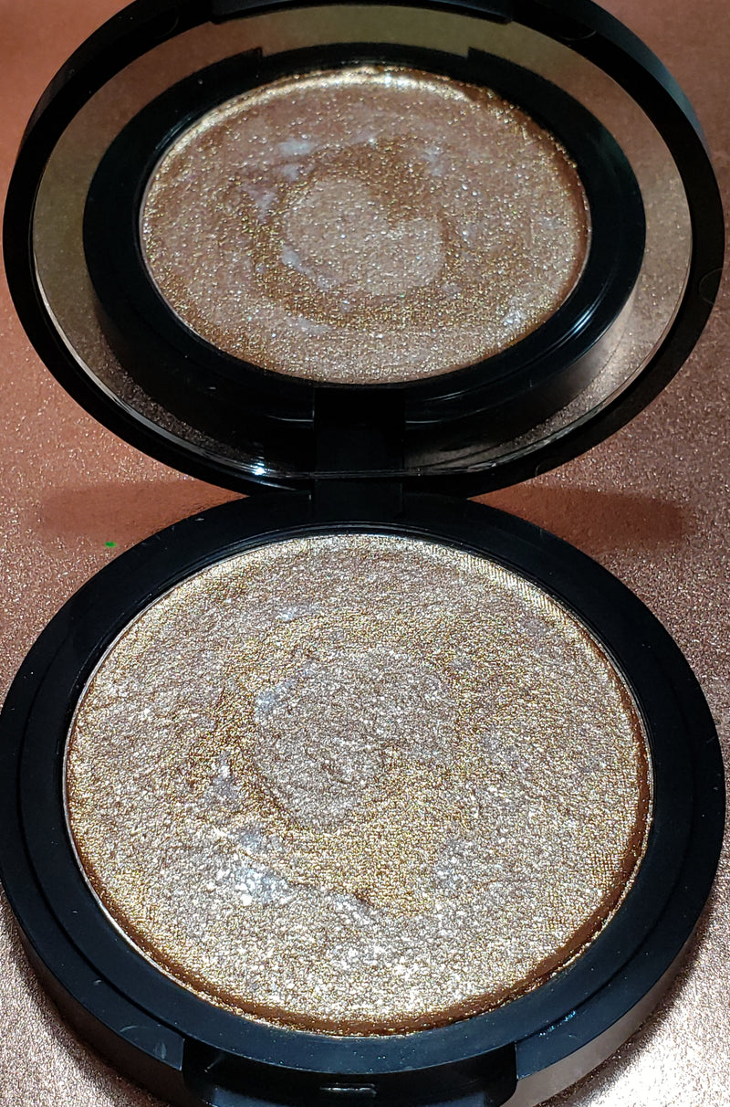 Limited Edition CHAI-LATTE Baked Highlighter